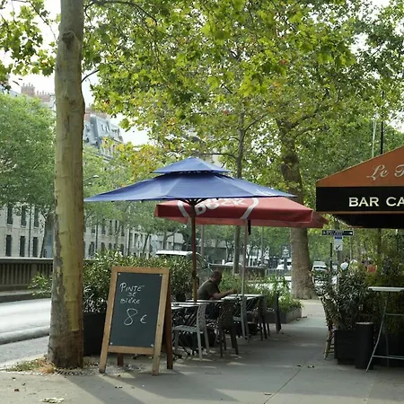 Exelemans Near Eiffel Tower Seine River *